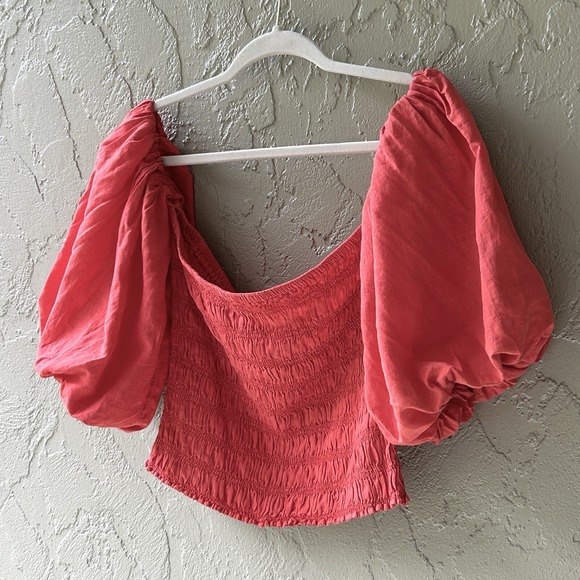 Young Fabulous & Broke Women's Medium Salmon Smocked Yacht Off-Shoulder Top NWOT - Picture 7 of 13
